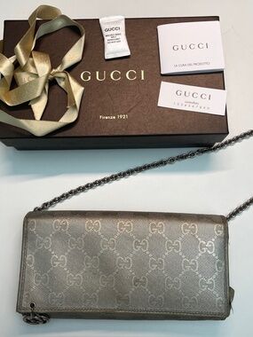 GUCCI Imprime Monogram GG Pierce with Chain Clutch Wallet Silver with box